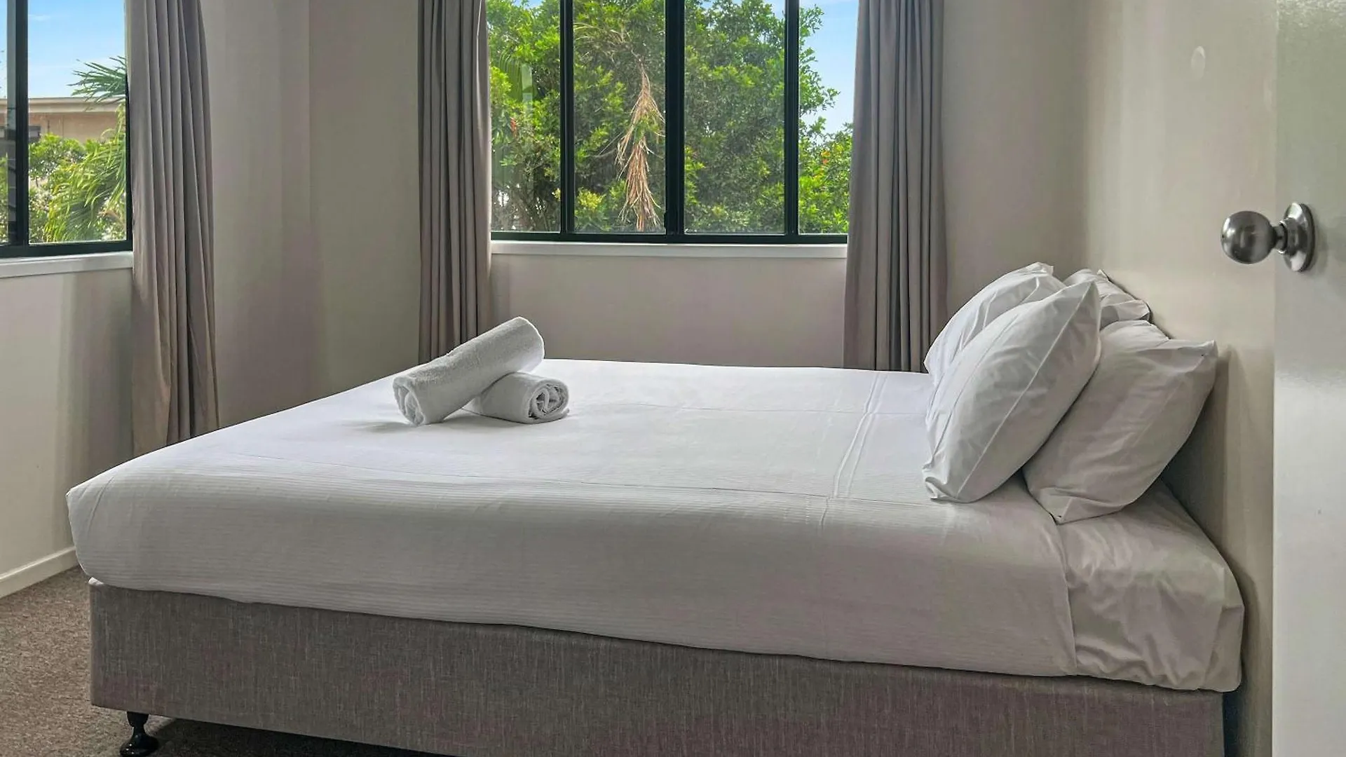 Charming 3-Bedroom 2-Bathroom Townhouse Mackay Holiday home
