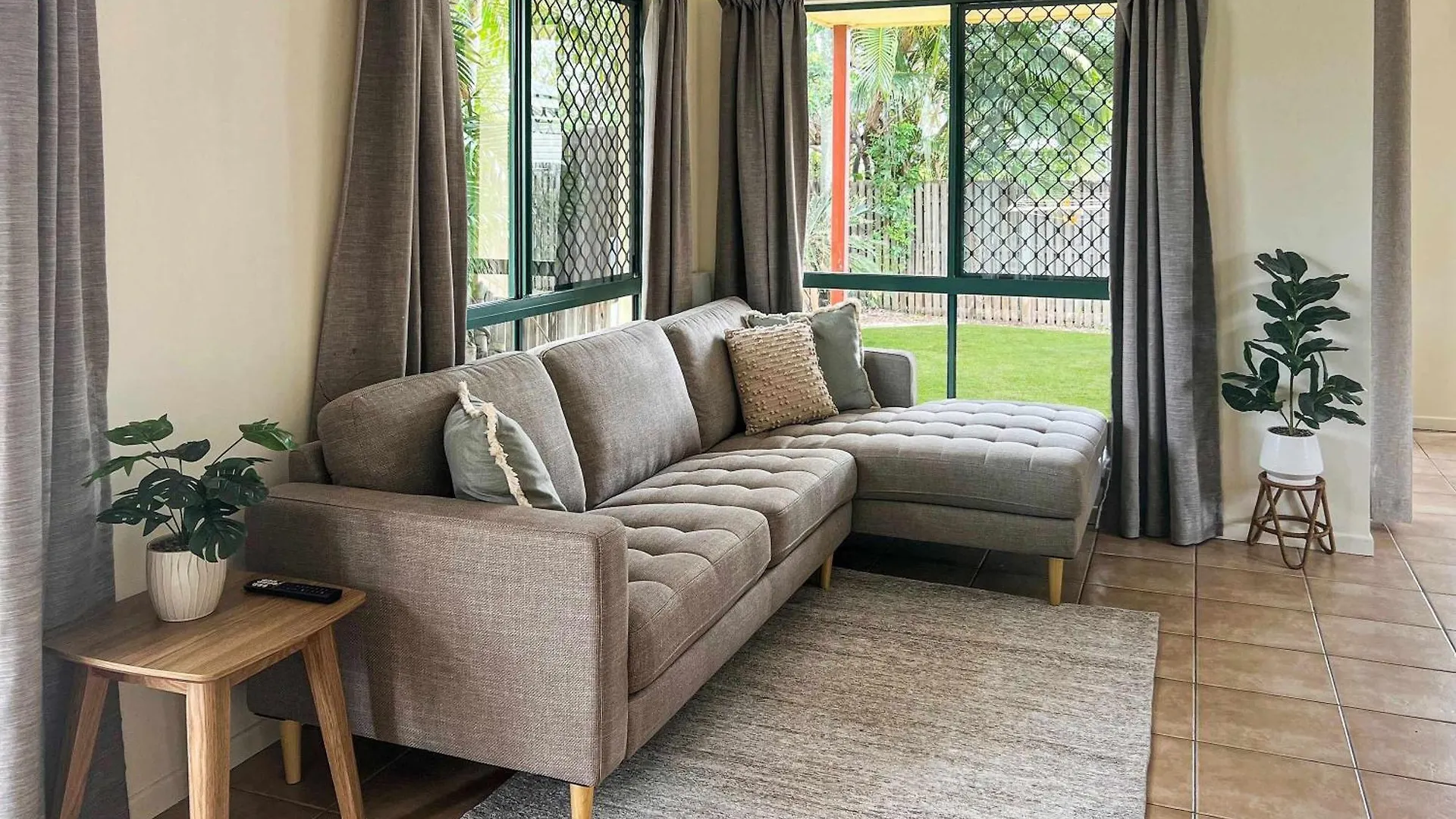 Charming 3-Bedroom 2-Bathroom Townhouse Mackay